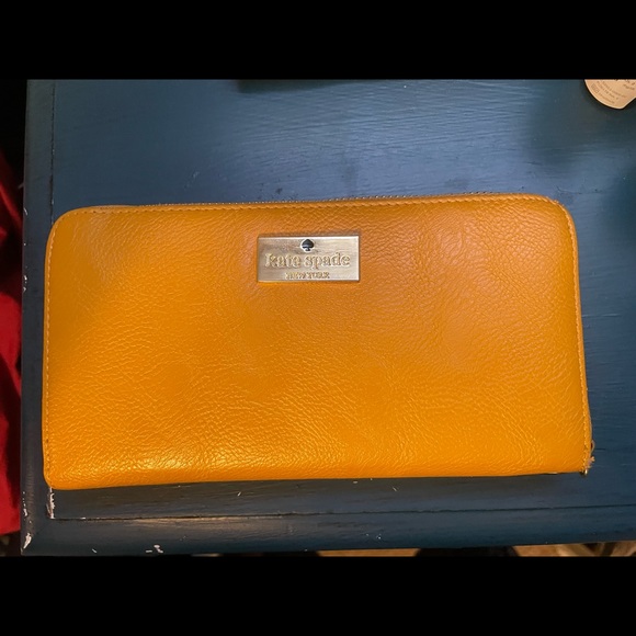Wallet - Picture 1 of 7